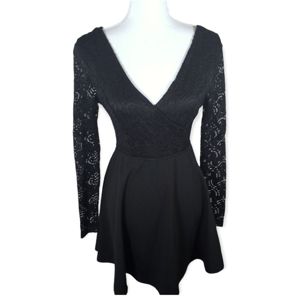 Windsor Black Lace Long Sleeve Dress